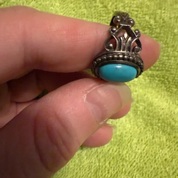 Vintage Avon Turquoise and Silver Ornate Ring - Picture 7 of 11